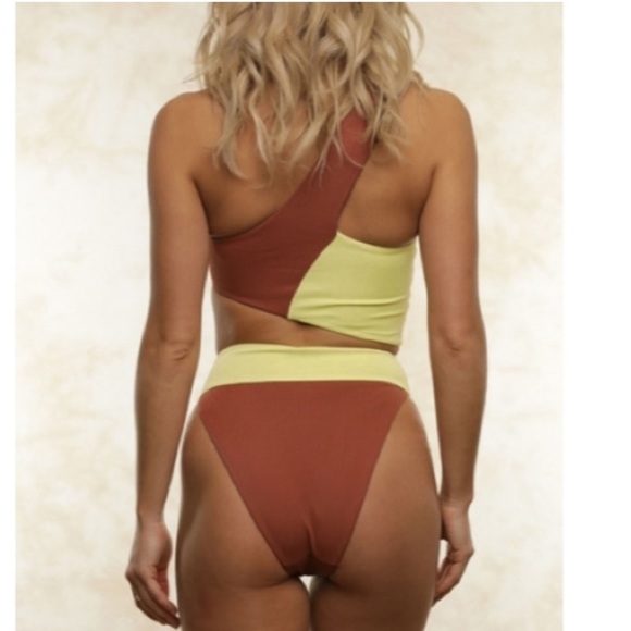 FLETCH Swim Bikini - Picture 2 of 8